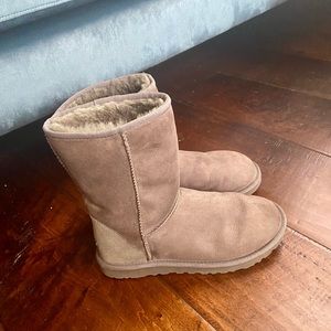 Ugg Short Women Gray Boots Size 8